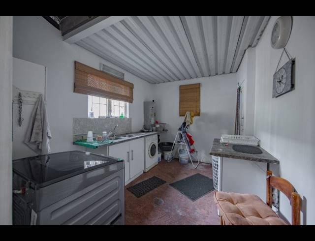 4 BEDROOM HOUSE FOR SALE IN COWIES HILL